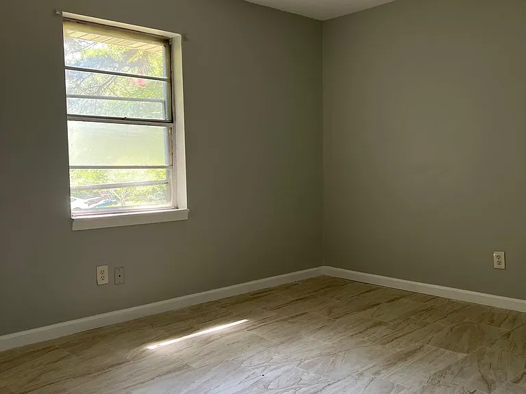 4351 Hendrix Dr — Photo 9