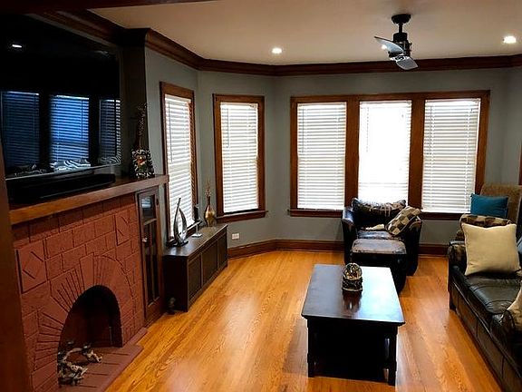 2nd image of 5219 W Oakdale Ave