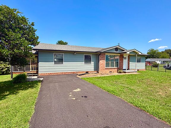 2nd image of 41 Rosemart Cir