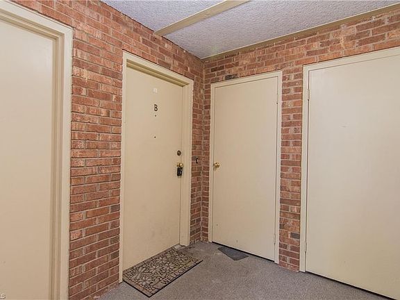 5th image of 4608 Lawndale Dr Unit B