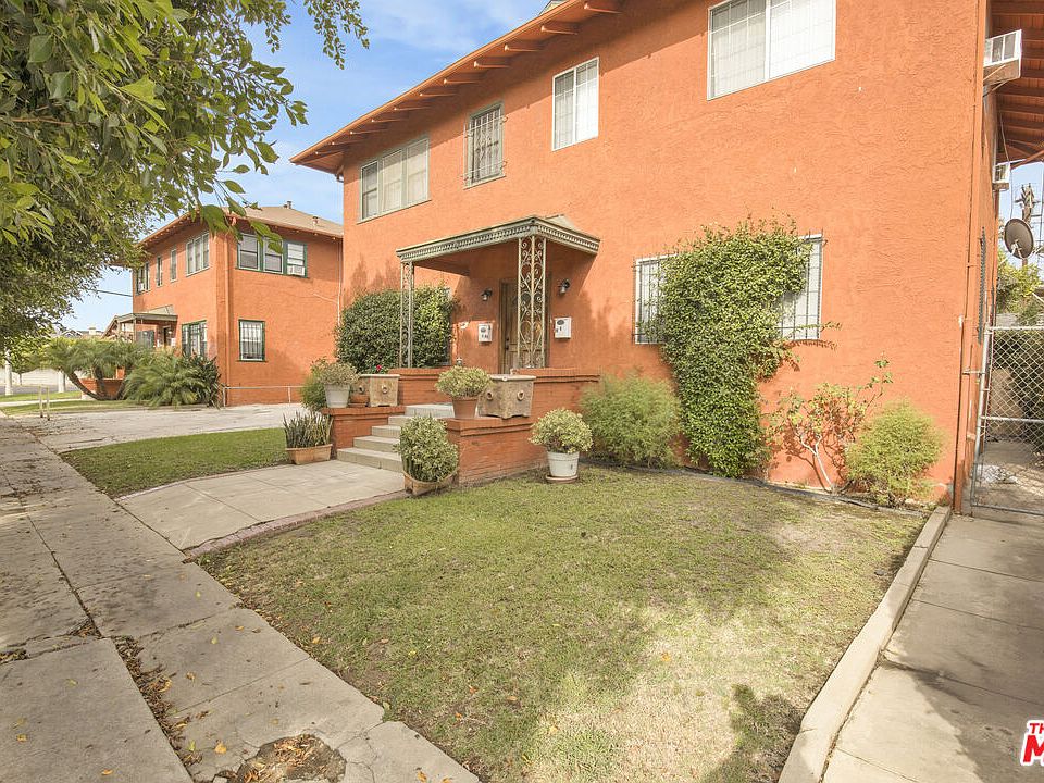 2nd image of 204 S Serrano Ave