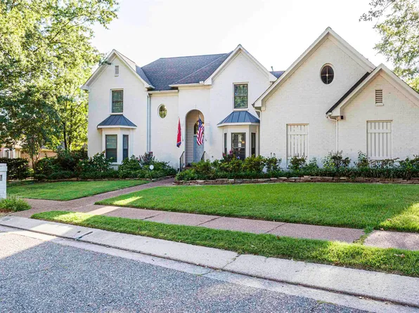 1337 Fairway Forest Dr E, Cordova, TN 38016