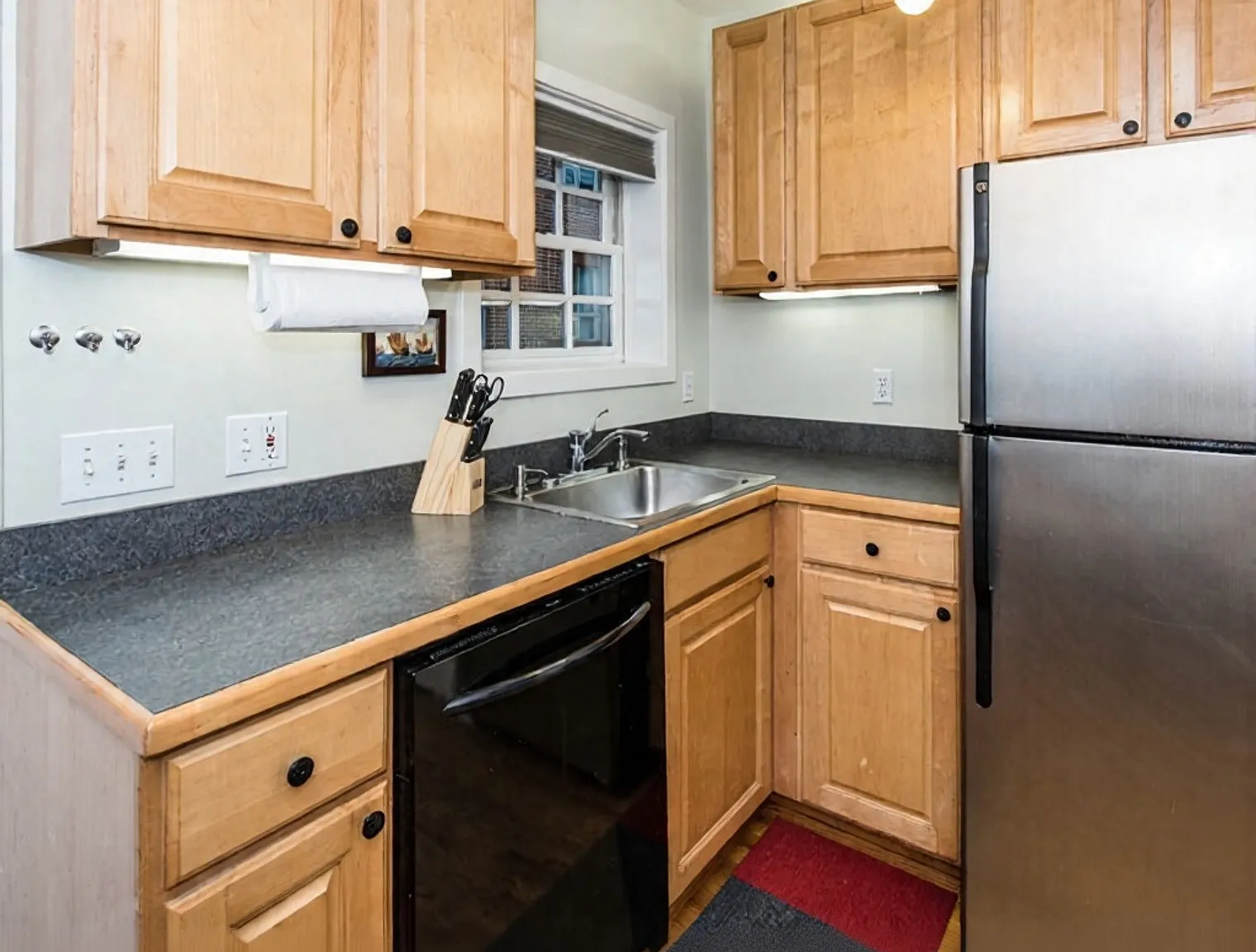 1 bed, 1.0 bath, 6200 sqft, $3,948 — Photo 3