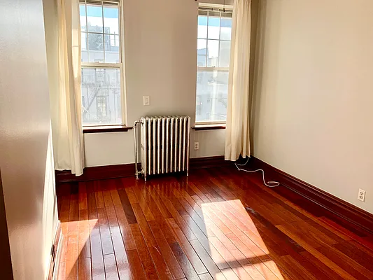 Rented by Garfield Realty  | media 8