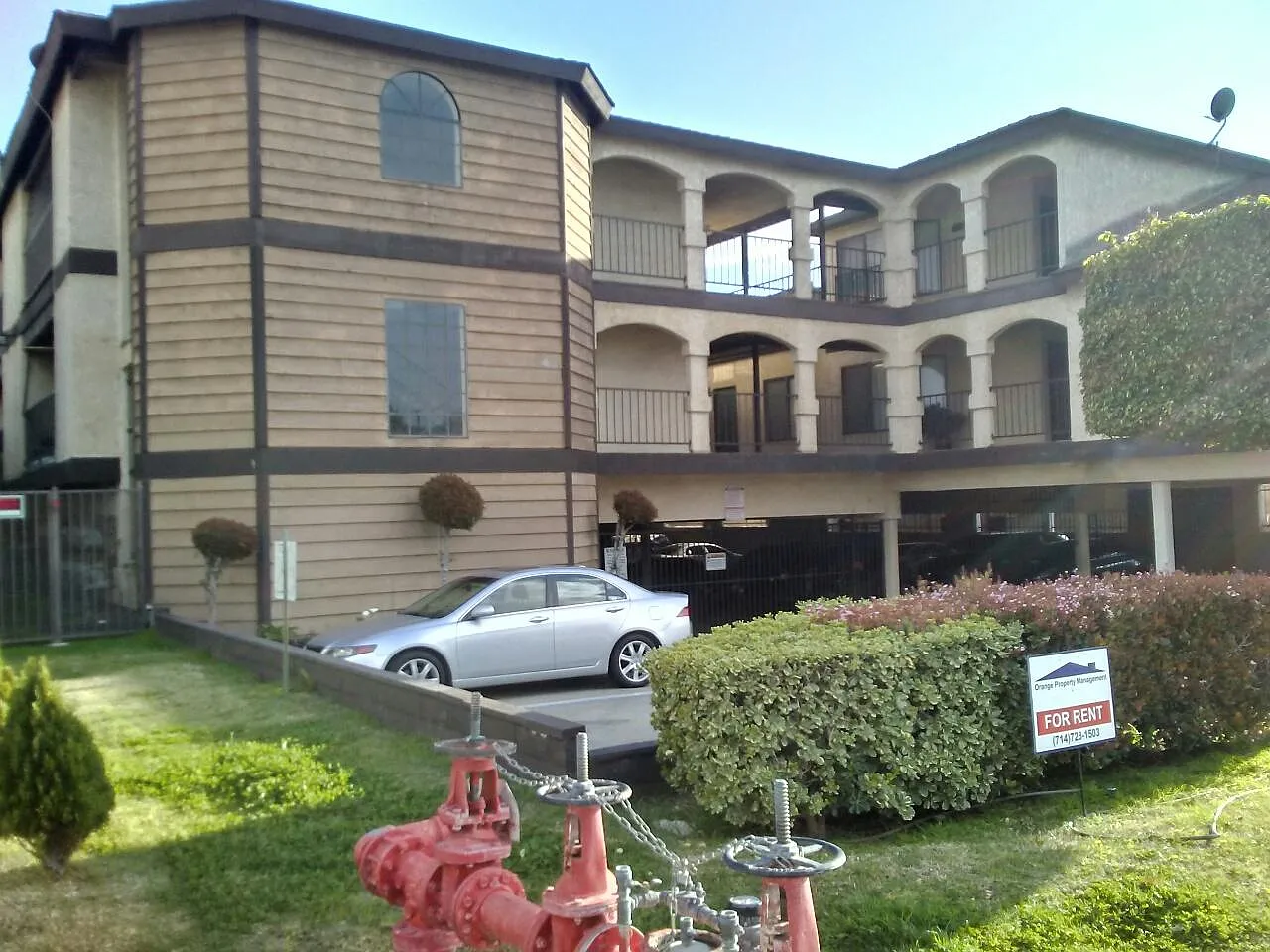 218 W Vermont Avenue — Photo 1