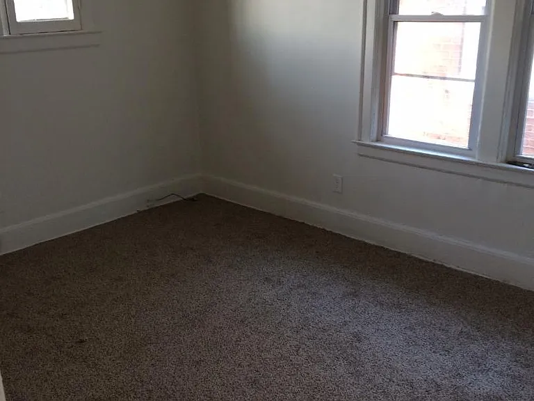 3226 Calvert St — Photo 2