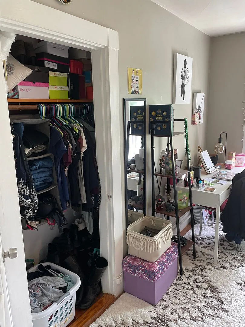 Huge 4 bed 3 bath Bi level unit near the Red Line and Commuter Rail in Quincy! — Photo 3