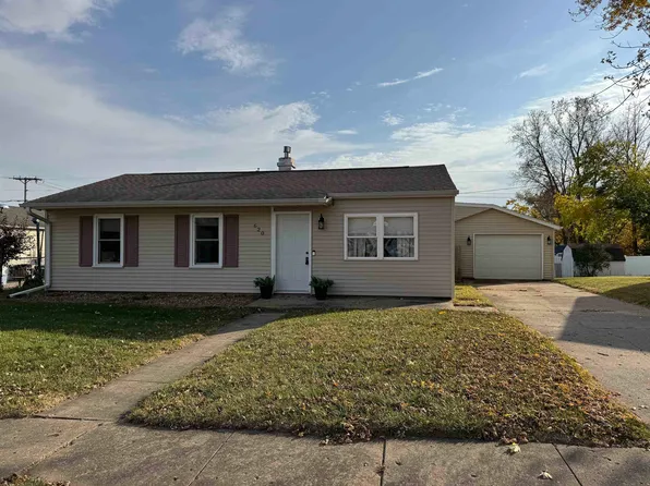 620 Cushing St, Dixon, IL 61021
