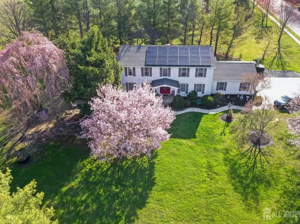 475 Grace Hill Rd, Monroe Township, NJ 08831