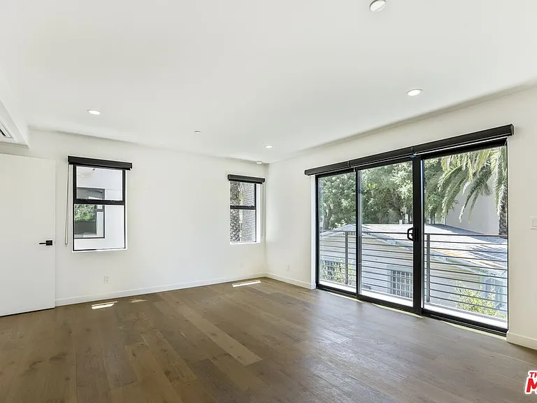 538 Vernon Ave — Photo 26