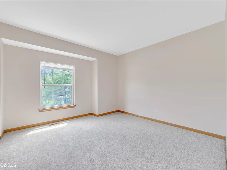 1906 Armwood Ln — Photo 32