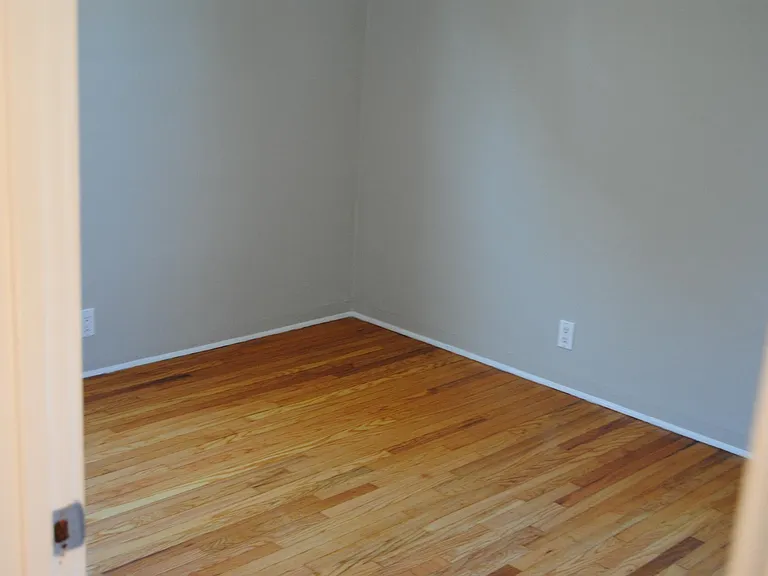 748 N Doan Dr — Photo 12