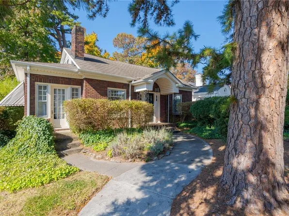 101 Westover Ter, Greensboro, NC 27403