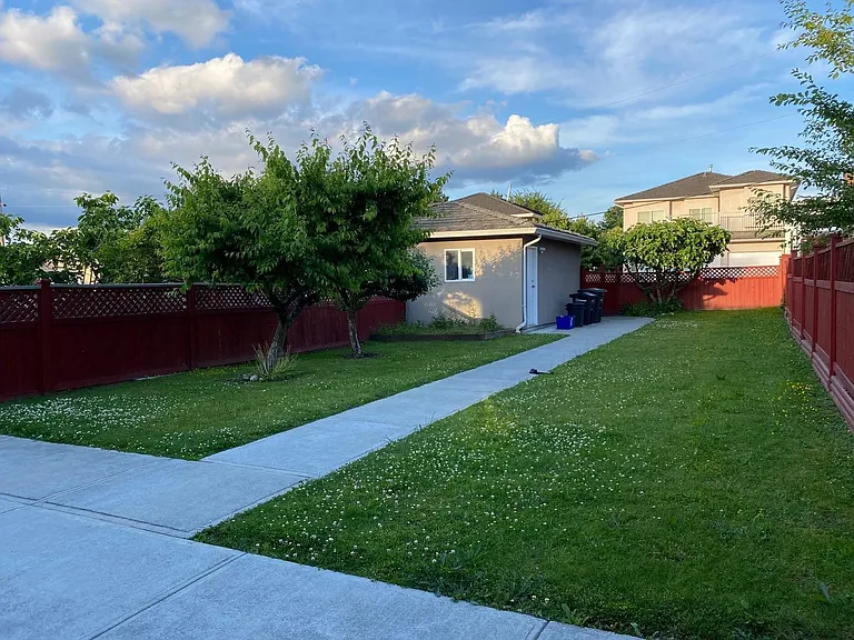 5838 Pioneer Ave #MAIN HOUSE — Photo 7