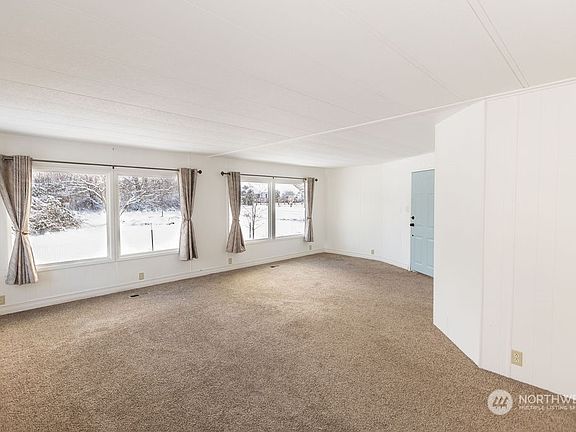 4th image of 3265 Pioneer Drive