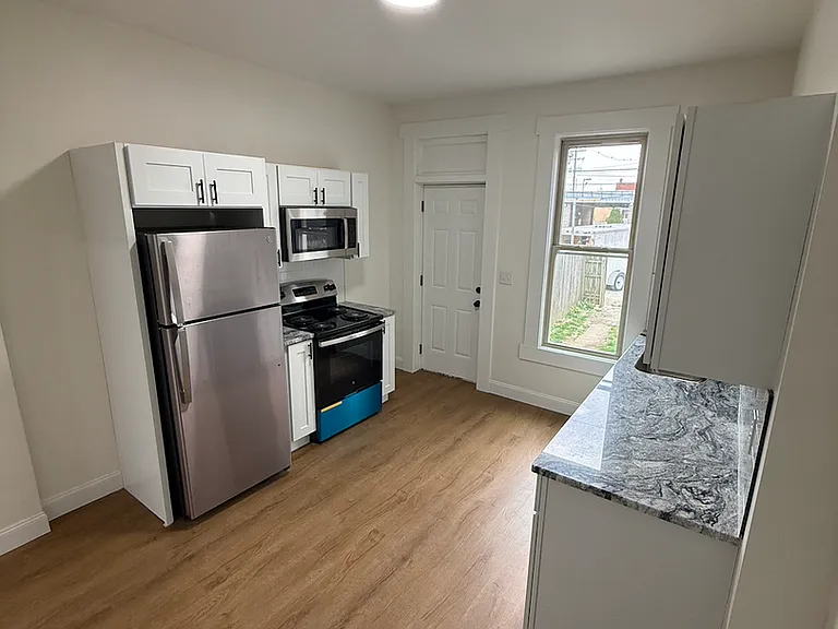 433 Hanford St — Photo 3
