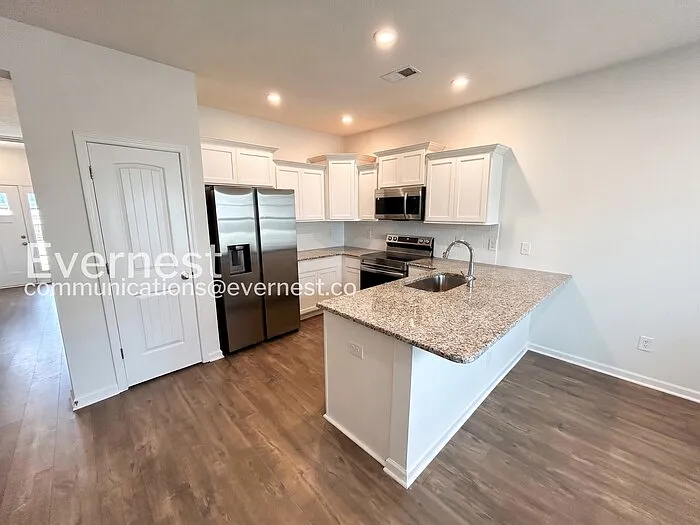232 Ansley Way — Photo 5