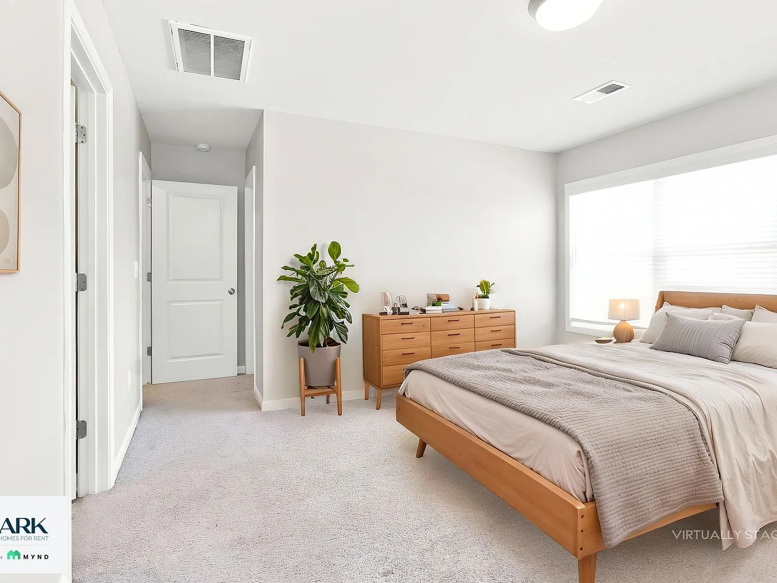 3 bed, 2.0 bath, 1448 sqft, $1,629 — Photo 4
