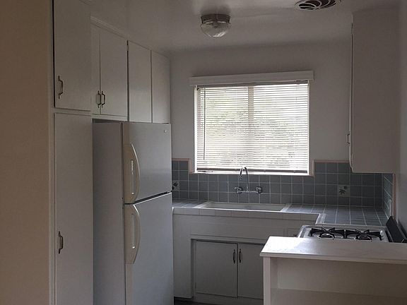 5th image of 1338 N Vista St APT 19