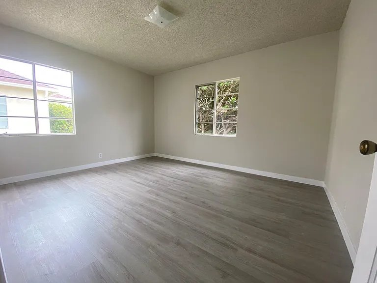 1825 S Vega St — Photo 3