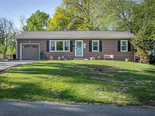 4609 NE 50th St, Kansas City, MO 64119