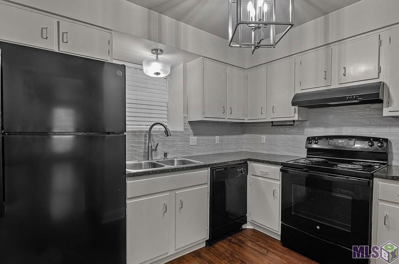 1755 College Dr APT 226