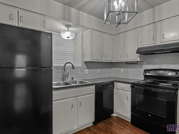 1755 College Dr APT 226, Baton Rouge, LA 70808