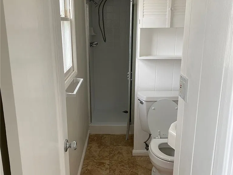 320 Sapphire Ave — Photo 6