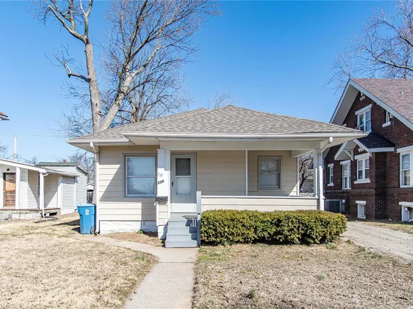 237 E Acton Ave, Wood River, IL 62095