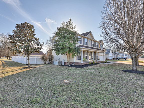 3rd image of 2801 Waywood Dr
