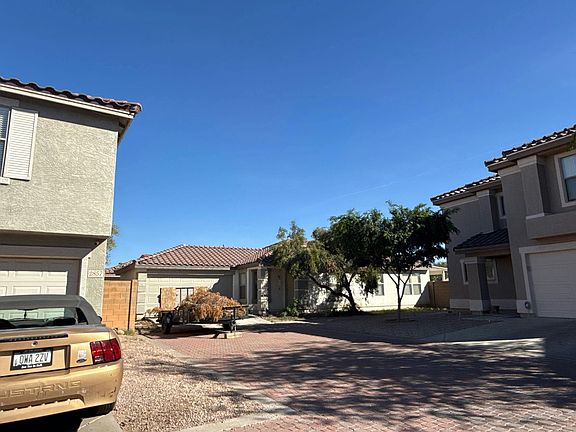 3rd image of 2851 E Cherry Hills Dr
