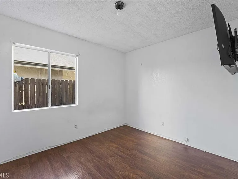 10492 Latour Ln — Photo 4