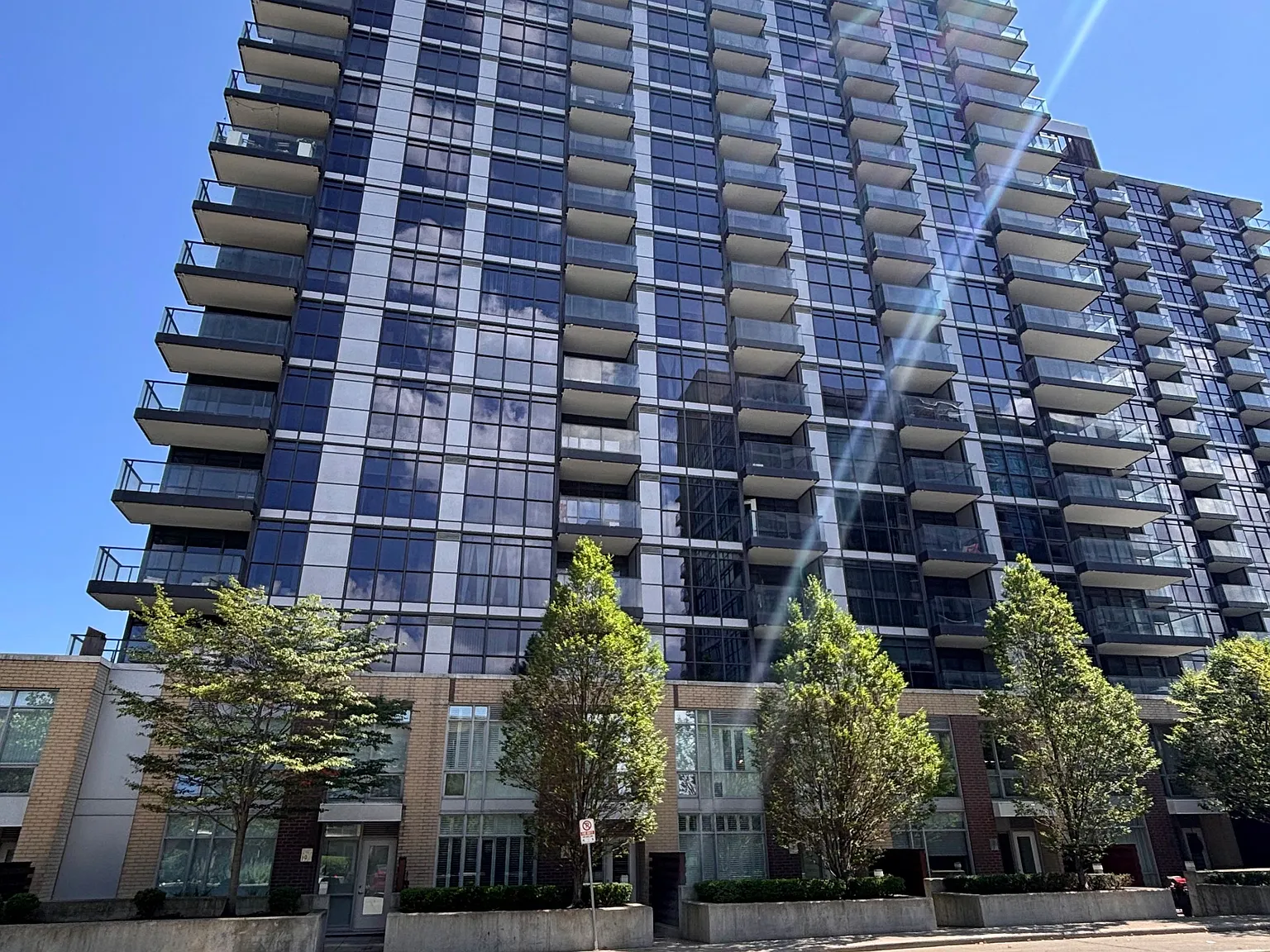 Discovery II Condos — Photo 1