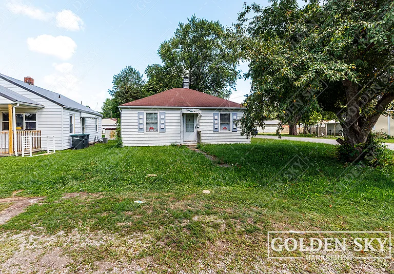 3120 S Monroe St — Photo 2