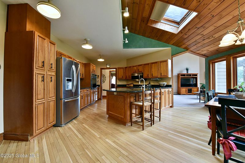 4th image of 212 Anthony Road
