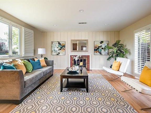 5th image of 2095 Hicks Ave