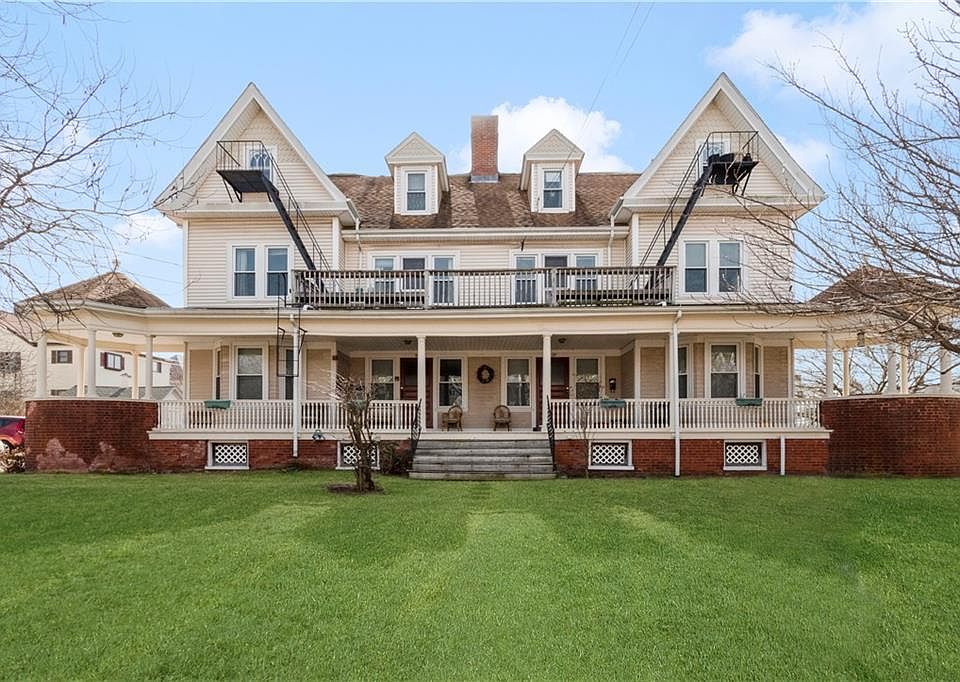 27/ 29 Allen Ave, front building view.