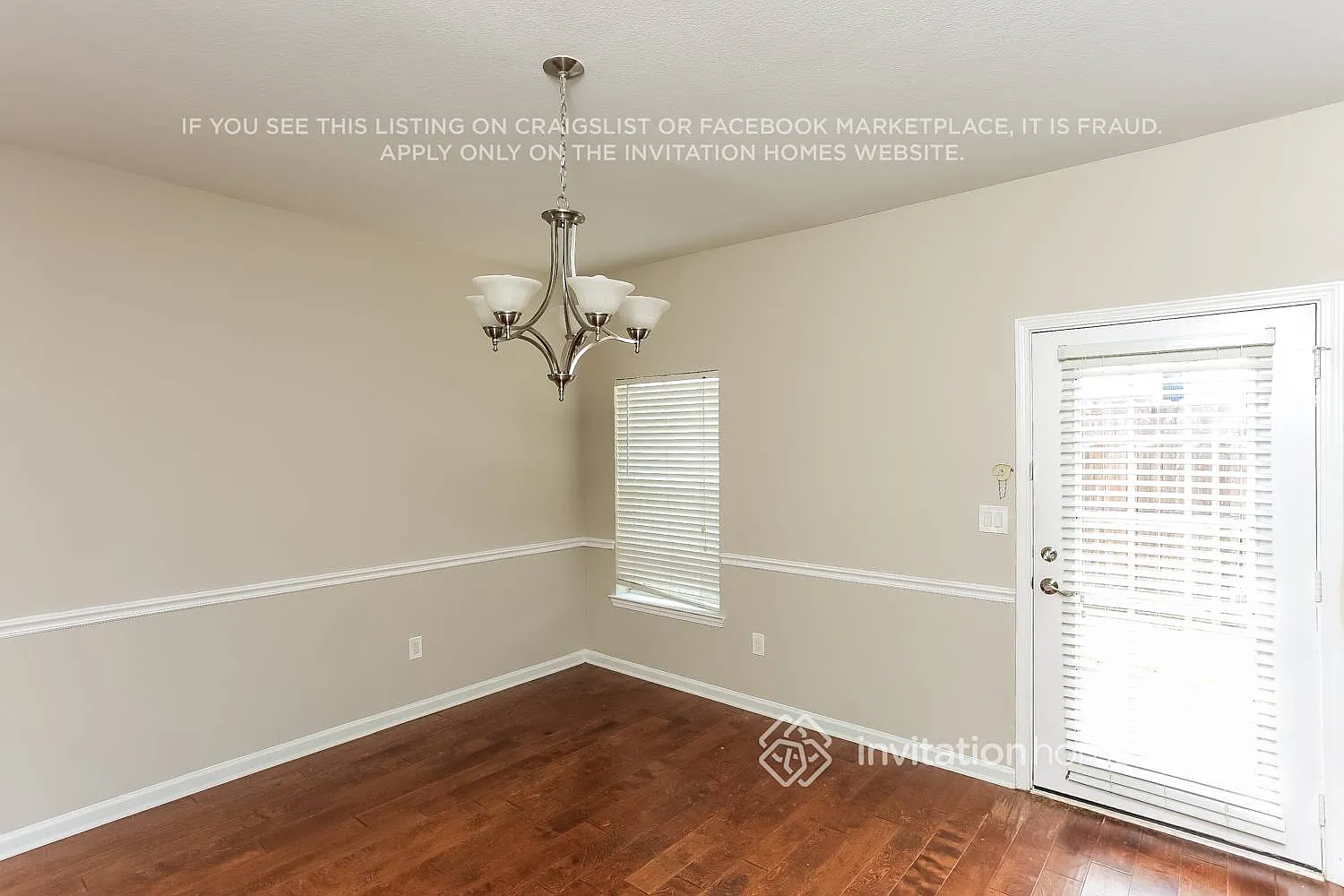 110 Barrington Ln Lewisville, TX 75067 — Photo 3