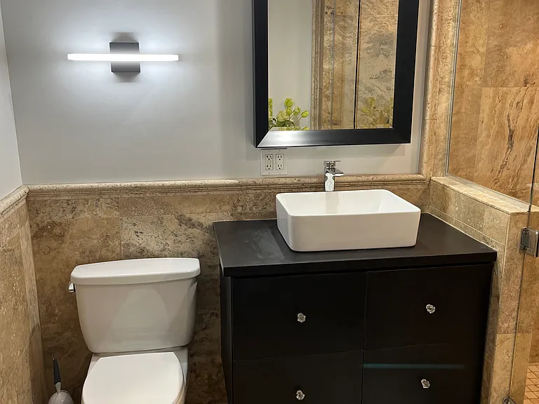 425 W Beech St #206 — Photo 7