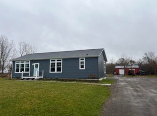 710 Snedeker Rd N, Webberville, MI 48892