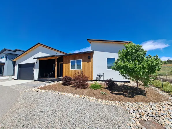82 Pioneer Ave, Durango, CO 81301