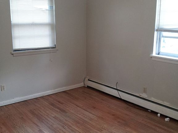 5th image of 1035 W 10th St