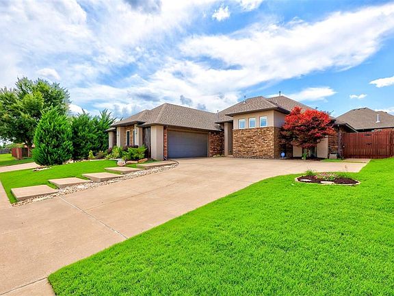 3rd image of 17325 Parkgrove Dr