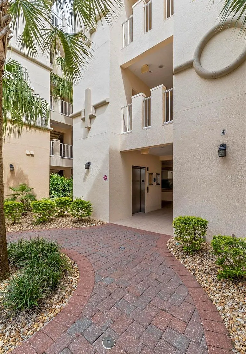 2 bed, 1115 sqft, $1,795 — Photo 3