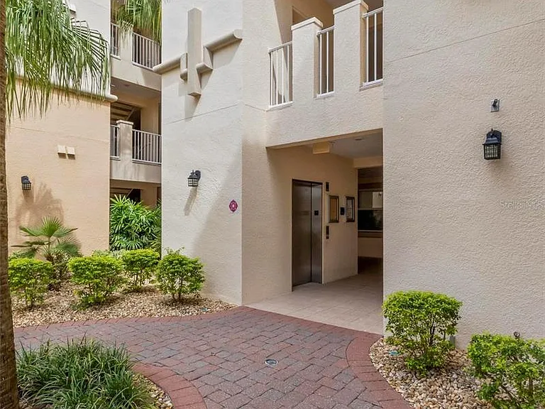 35 Riverview Bnd S #1841 — Photo 3
