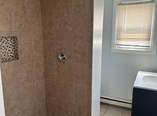 10 Agnes St, East Providence, RI 02914