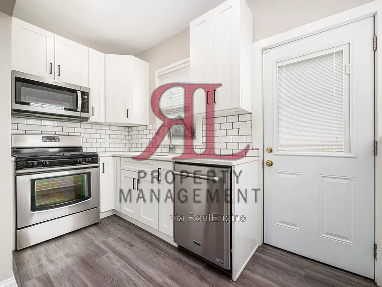 1268 Courtland Ave — Photo 16