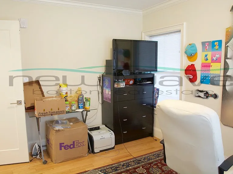 1 Oswald St #1 — Photo 12