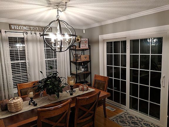 4th image of 57 Avery St