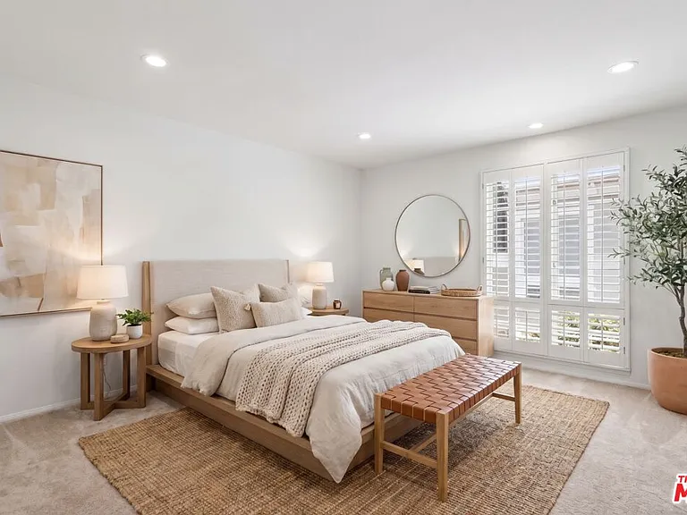 1242 Berkeley St #10 — Photo 10